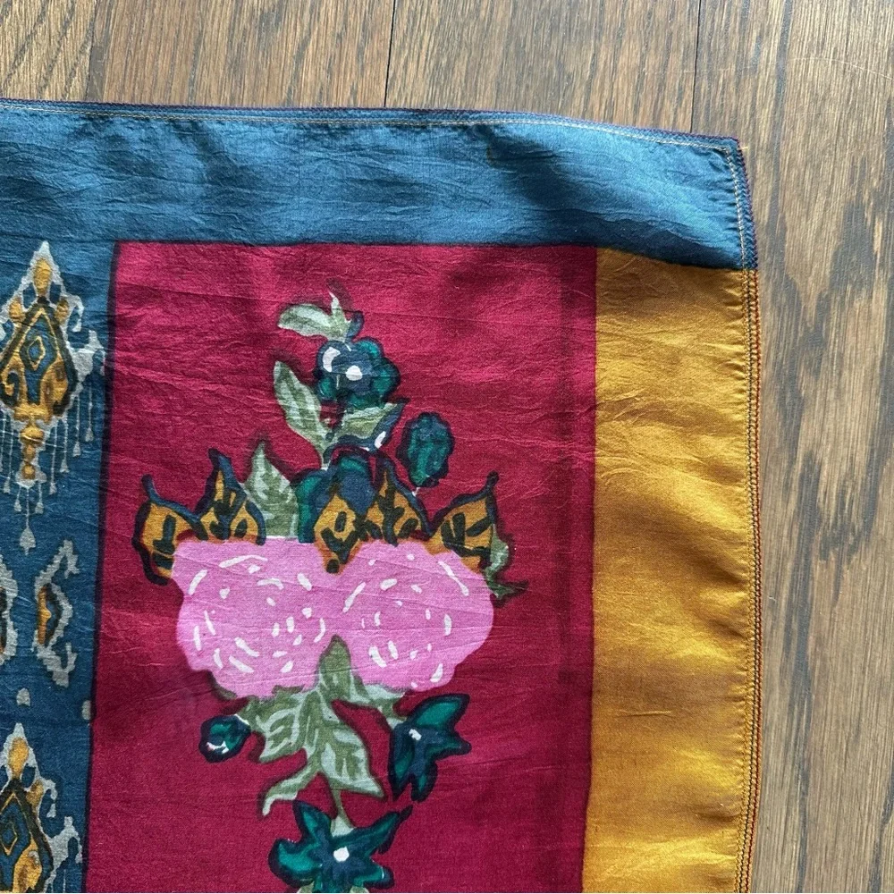 NWT Lisa Corti 100% Silk Pocket Square Scarf Geometric Floral Print 50cmx50cm